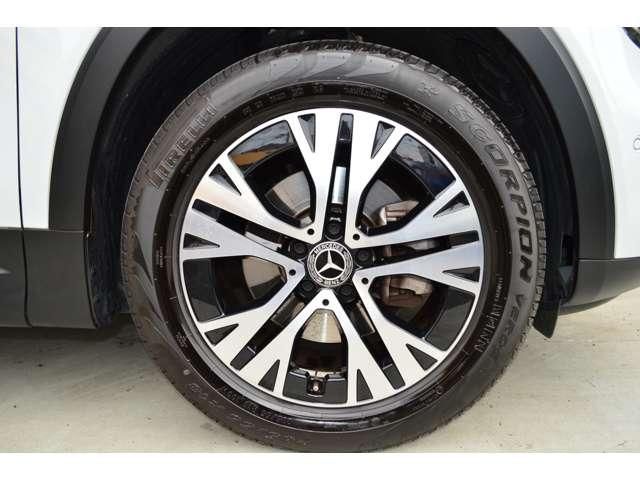 MERCEDES BENZ GLB