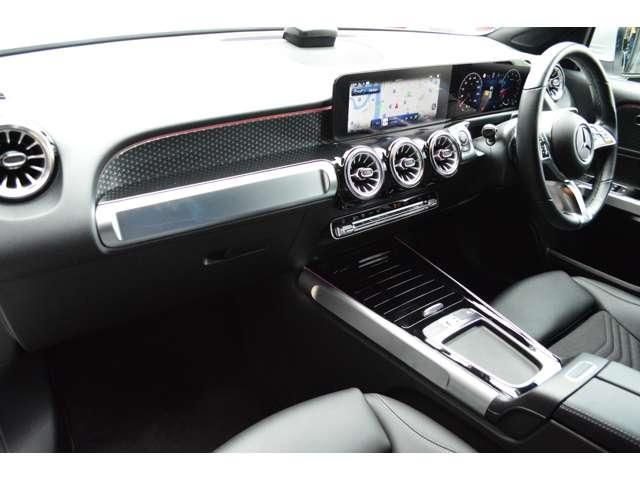 MERCEDES BENZ GLB