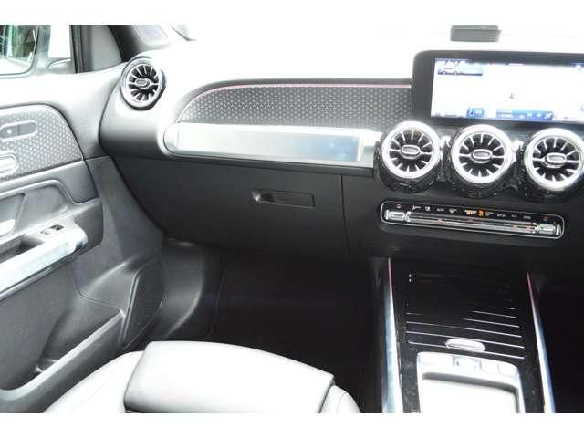 MERCEDES BENZ GLB