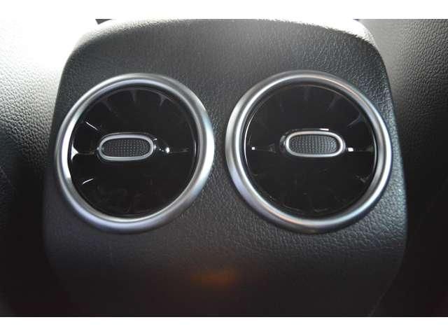 MERCEDES BENZ GLB