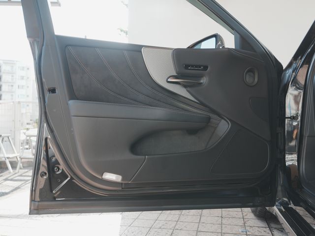 LEXUS LS500 4WD