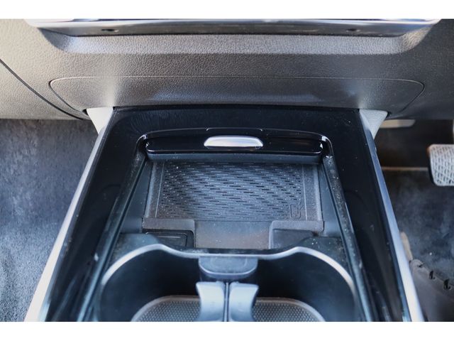 MERCEDES BENZ GLB