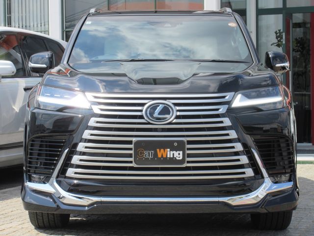 LEXUS LX600