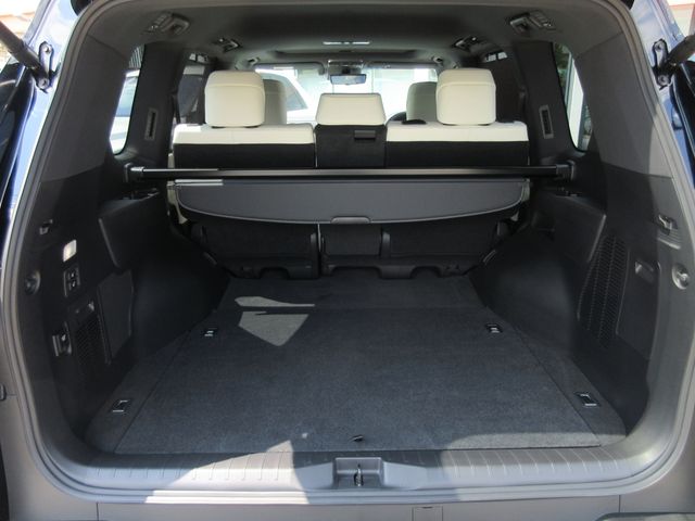 LEXUS LX600