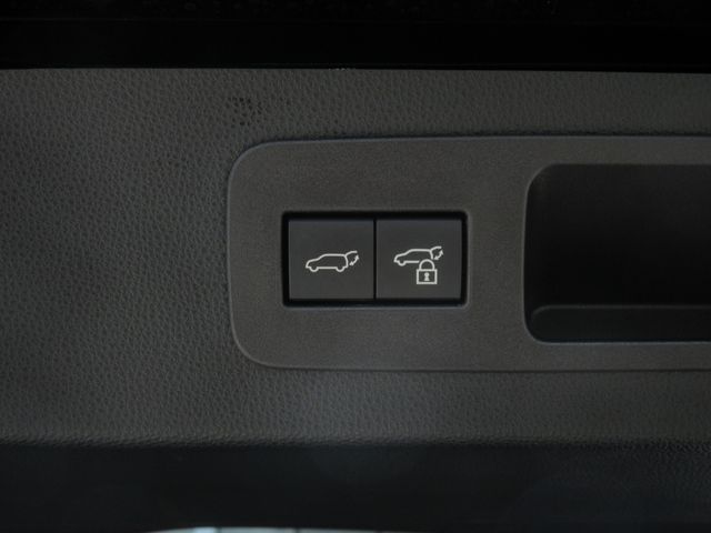 LEXUS LX600