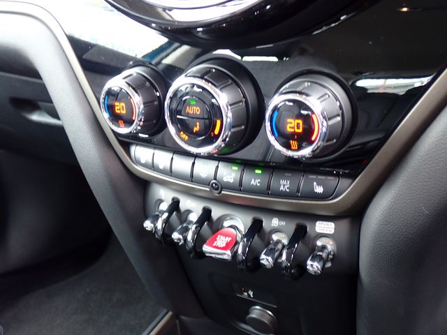 MINI COOPER D CROSSOVER