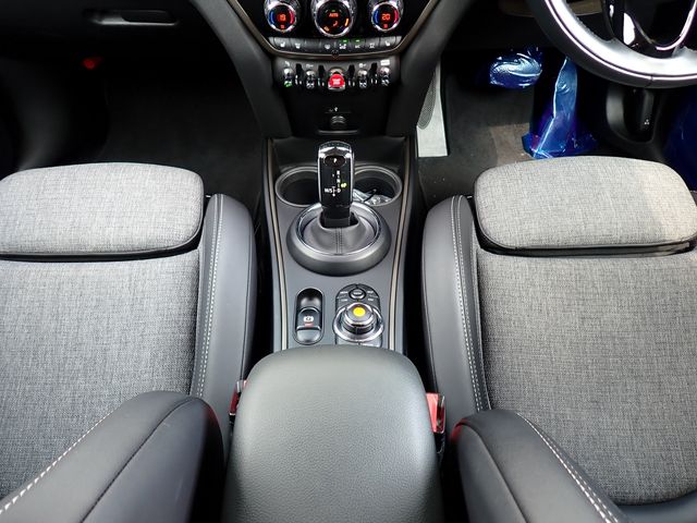 MINI COOPER D CROSSOVER
