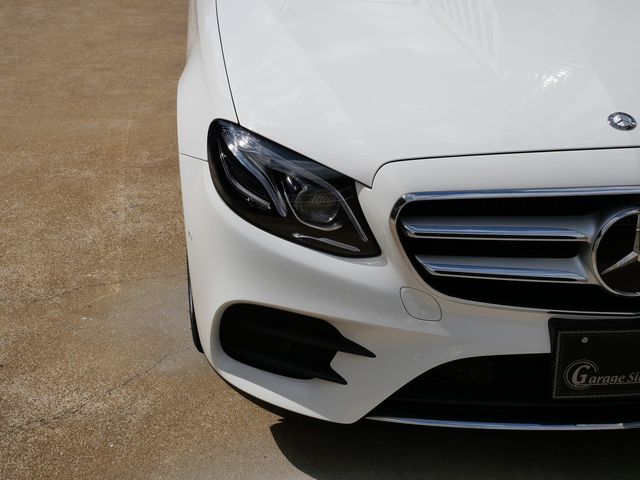 MERCEDES BENZ E class sedan