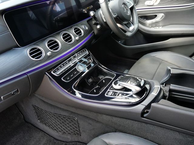 MERCEDES BENZ E class sedan