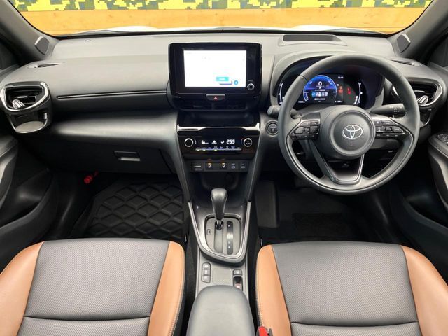 YARIS CROSS HYBRID