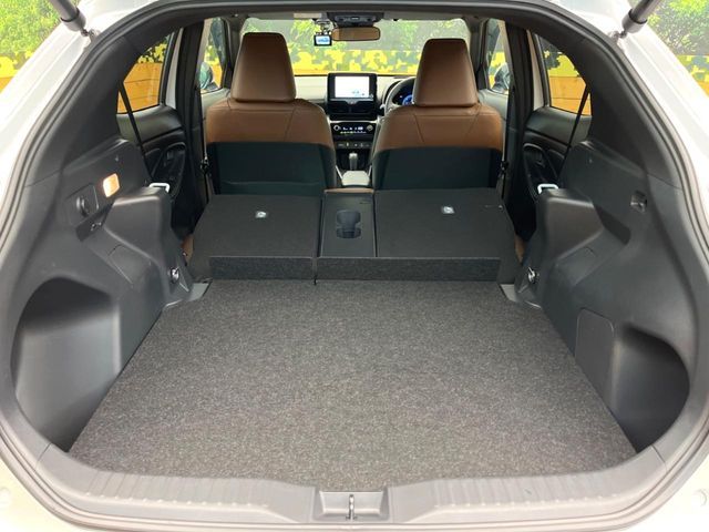 YARIS CROSS HYBRID