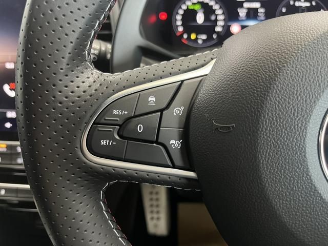 RENAULT MEGANE hatchback