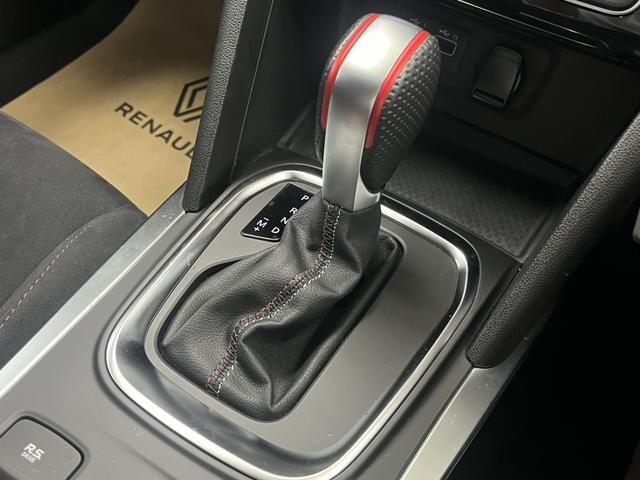 RENAULT MEGANE hatchback