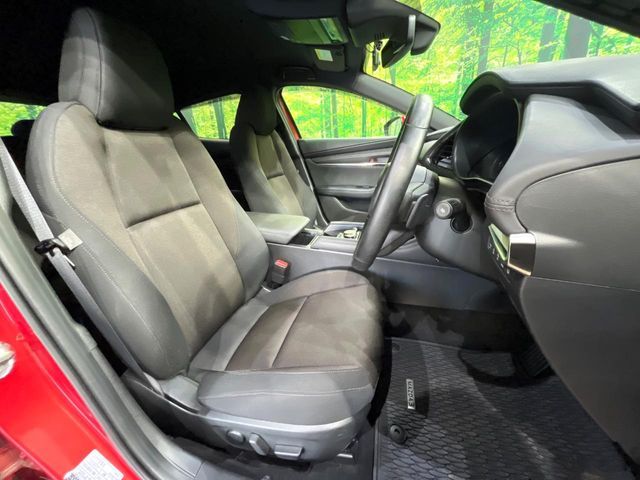 MAZDA3 FASTBACK