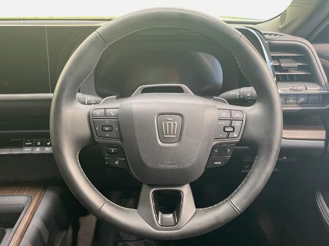 CROWN sedan hybrid