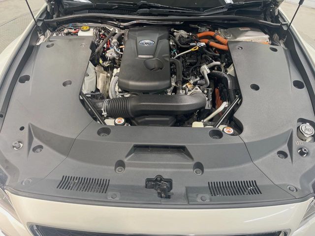 CROWN sedan hybrid