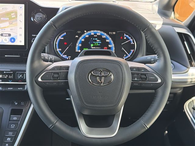 VOXY HYBRID