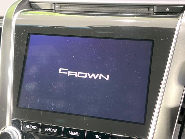 CROWN sedan hybrid