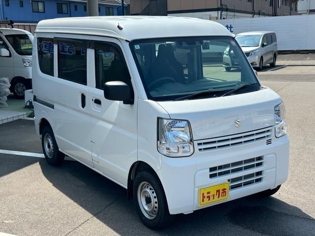 エブリイ