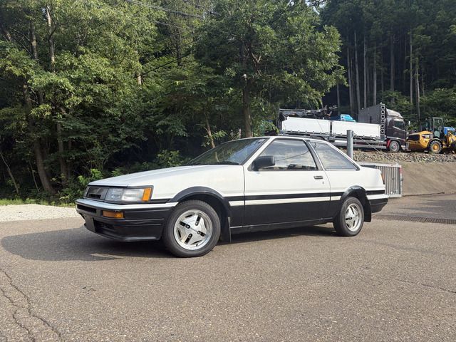 COROLLA LEVIN