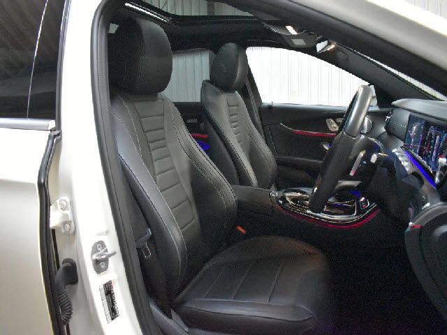 MERCEDES BENZ E class sedan