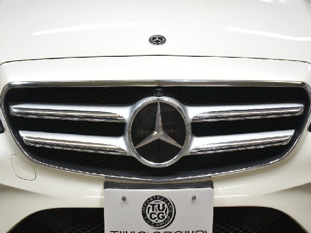 MERCEDES BENZ E class sedan