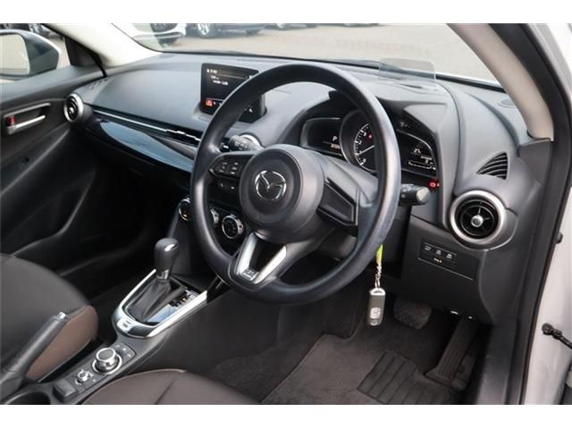 MAZDA2