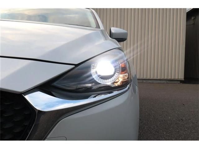 MAZDA2