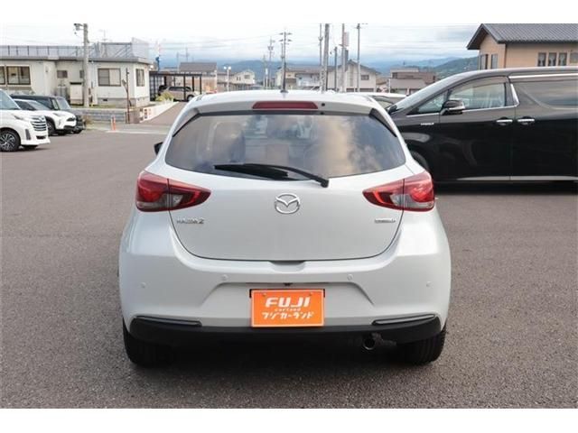 MAZDA2