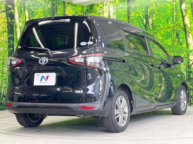 SIENTA HYBRID