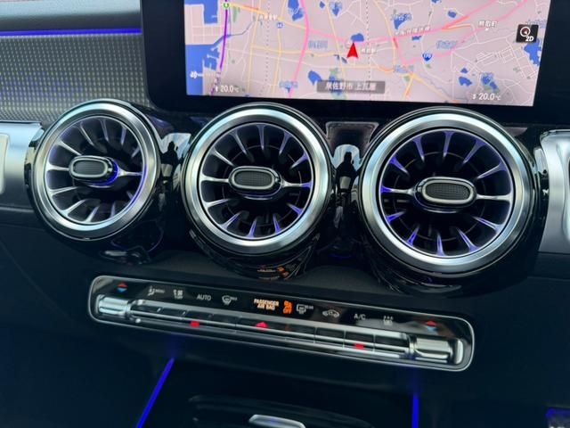 MERCEDES BENZ EQB