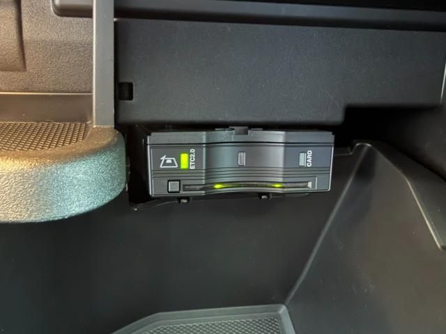 MERCEDES BENZ EQB