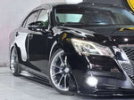 CROWN sedan hybrid