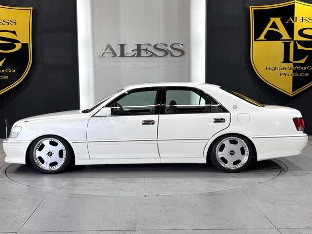 CROWN sedan