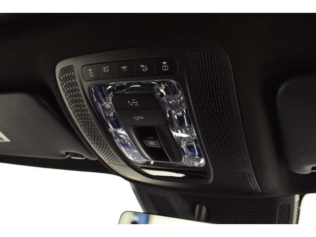 MERCEDES BENZ GLB