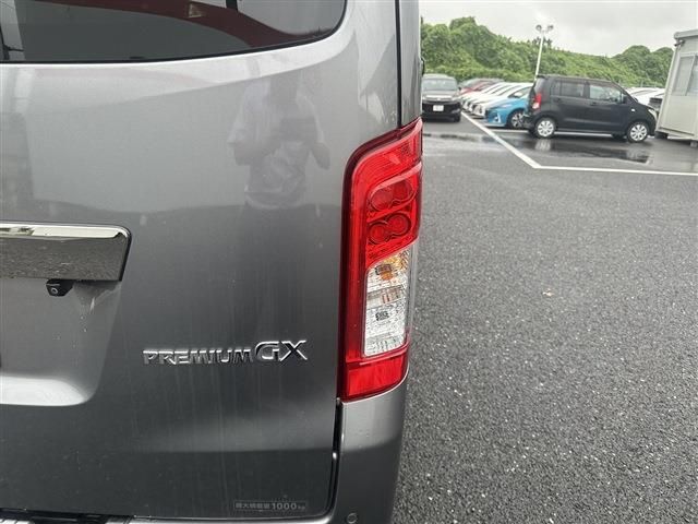 CARAVAN van 2WD