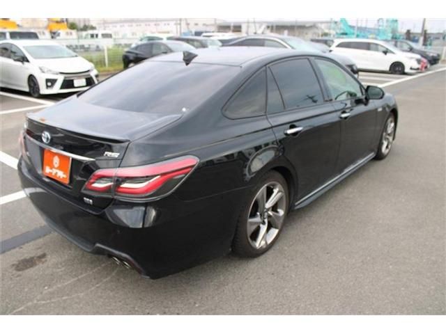 CROWN sedan hybrid