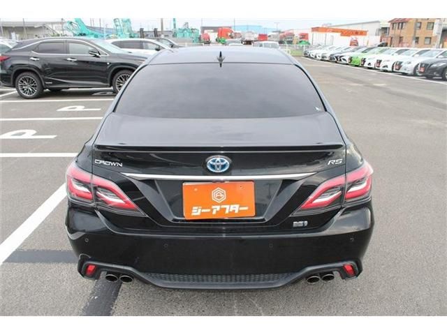 CROWN sedan hybrid