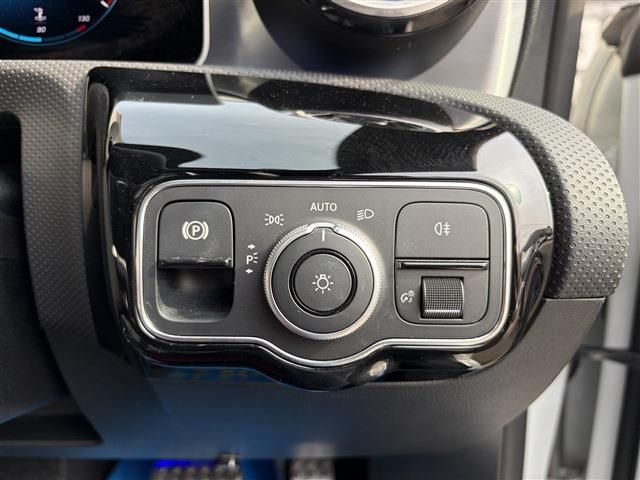 MERCEDES BENZ CLA class