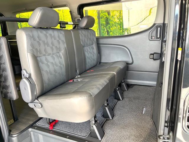 CARAVAN van 2WD