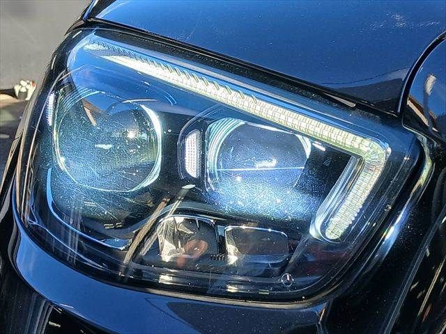 MERCEDES BENZ E class sedan