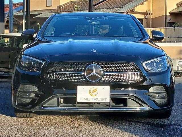 MERCEDES BENZ E class sedan