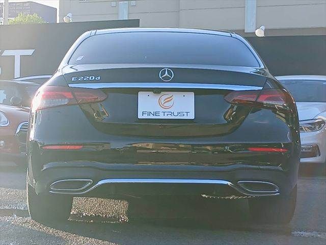 MERCEDES BENZ E class sedan