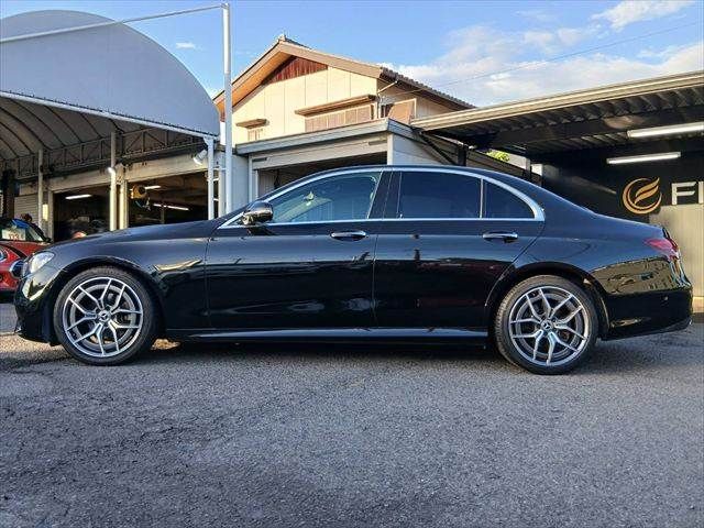 MERCEDES BENZ E class sedan