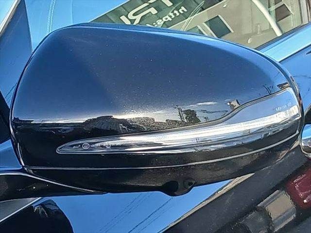MERCEDES BENZ E class sedan