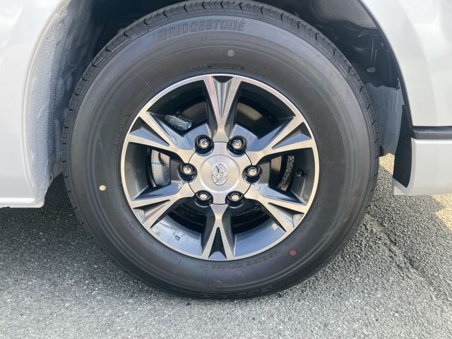 HIACE COMMUTER