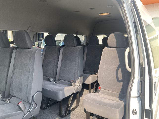 HIACE COMMUTER