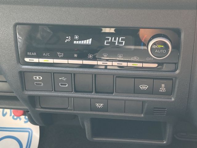 HIACE COMMUTER