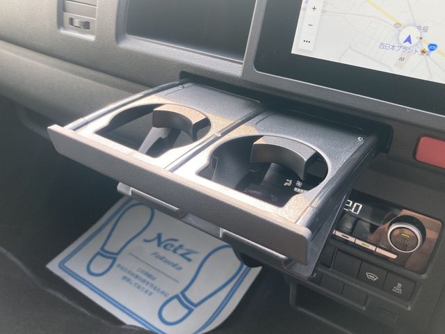 HIACE COMMUTER