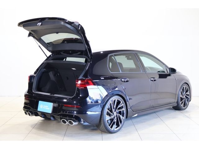 VOLKSWAGEN GOLF R